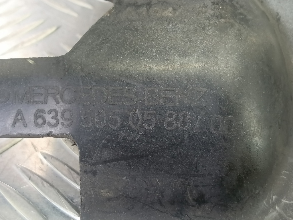 дефлектор радиатора (пыльник) MERCEDES-BENZ Vito  A6395050588, 520 рублей, Москва