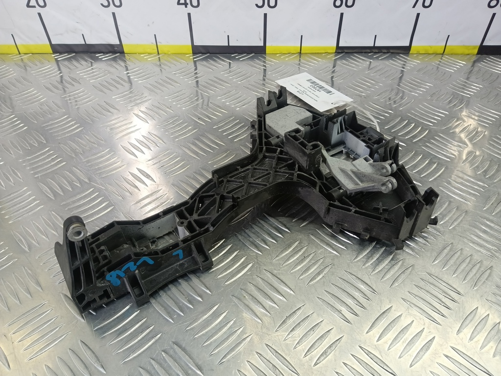 ответная часть ручки двери MERCEDES-BENZ Sprinter  A9067600034, 630 рублей, Москва