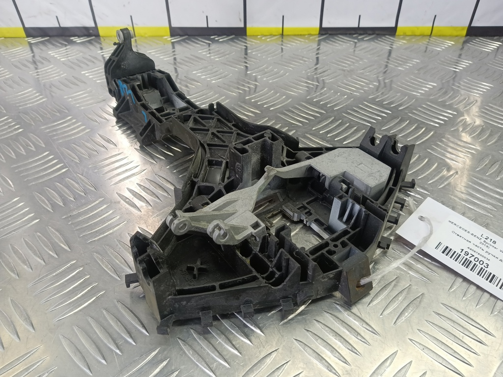 ответная часть ручки двери MERCEDES-BENZ Sprinter  A9067600034, 630 рублей, Москва