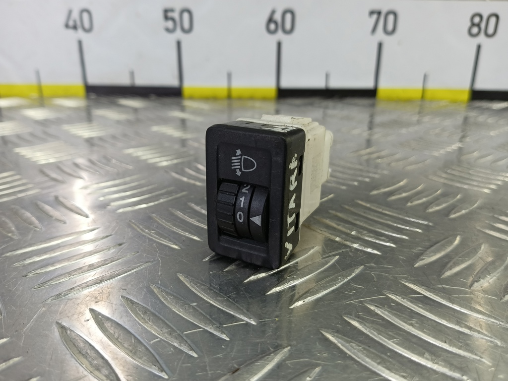 кнопка регулировки фар SUZUKI Grand Vitara 1.6 4WD MT (106 л.с.)Grand Vitara  II (2005—2008) Внедорожник 3518062J00, 520 рублей, Москва