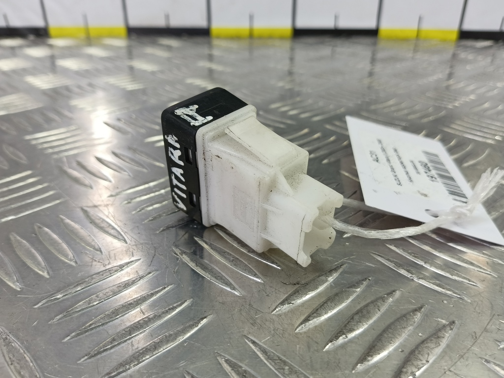 кнопка регулировки фар SUZUKI Grand Vitara 1.6 4WD MT (106 л.с.)Grand Vitara  II (2005—2008) Внедорожник 3518062J00, 520 рублей, Москва