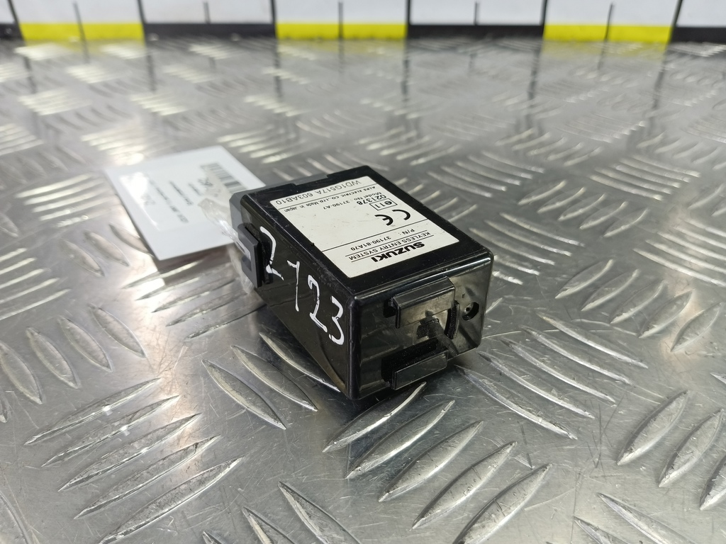 блок управления центральным замком SUZUKI JIMNY Jimny 3719081A70, 980 рублей, Москва