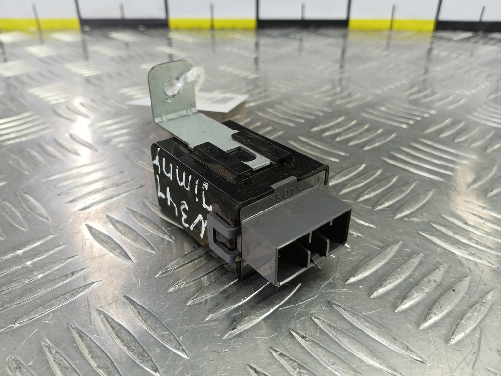 блок управления центральным замком SUZUKI JIMNY 1.3 4WD MT (86 л.с.)Jimny  III рестайлинг (2005—2012) Внедорожник 3719081A70, 980 рублей, Москва