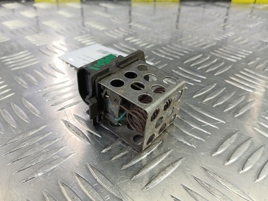 резистор вентилятора охлаждения Renault Trafic  7701049661, 1900 рублей, Москва