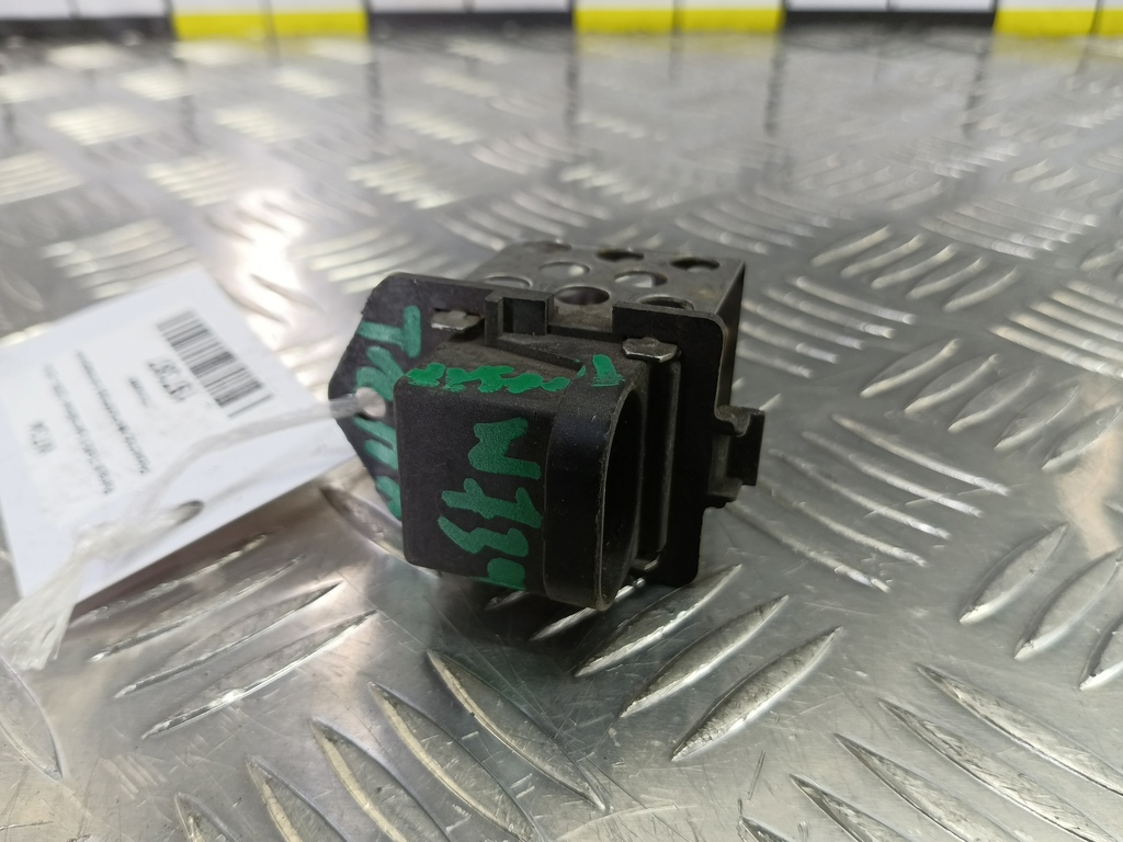 резистор вентилятора охлаждения Renault Trafic  7701049661, 1900 рублей, Москва