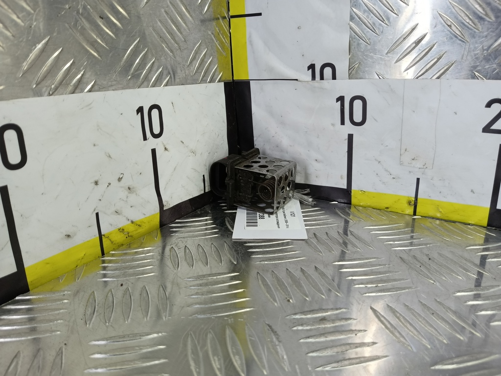 резистор вентилятора охлаждения Renault Trafic  7701049661, 1900 рублей, Москва