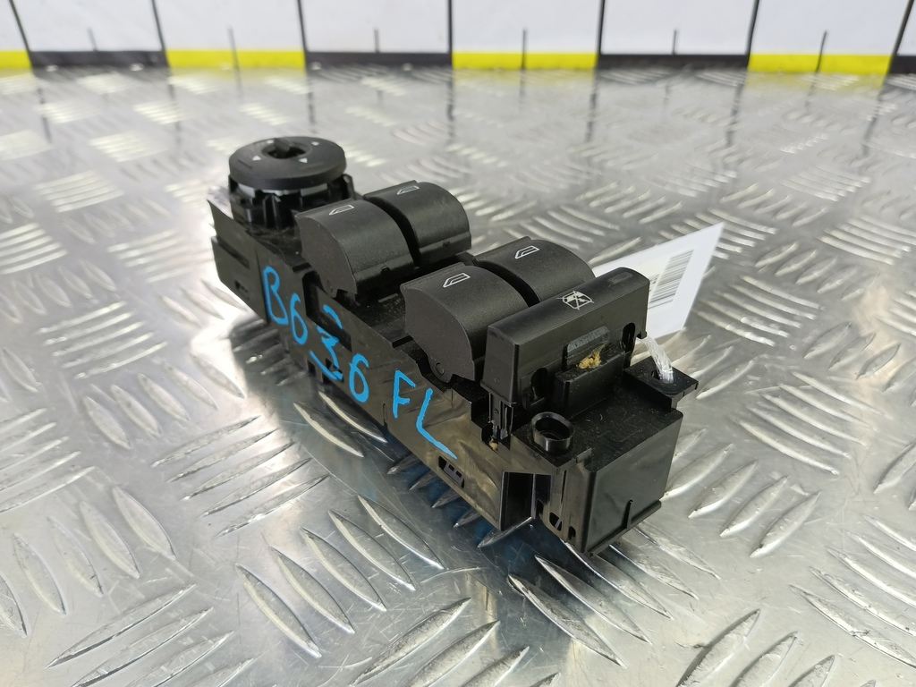 кнопка регулировки зеркал FORD Focus 2.0 AMT (160 л.с.)Focus  III рестайлинг (2014—2019) Седан 5105947, 3850 рублей, Москва