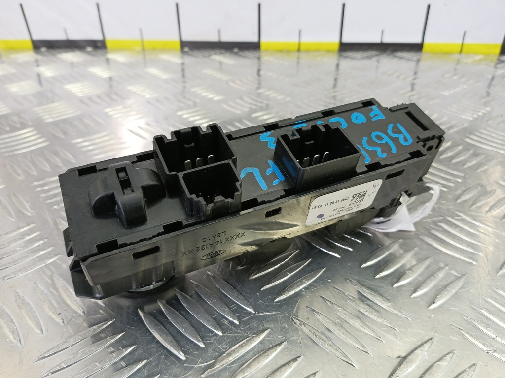 кнопка регулировки зеркал FORD Focus 2.0 AMT (160 л.с.)Focus  III рестайлинг (2014—2019) Седан 5105947, 3850 рублей, Москва