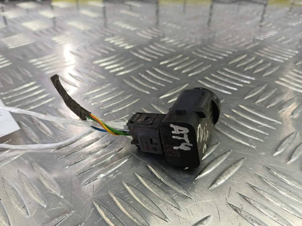 датчик парковки FORD Fusion 1.6 AT (101 л.с.)Fusion  I рестайлинг (2005—2012) Хетчбэк 1476415, 980 рублей, Москва