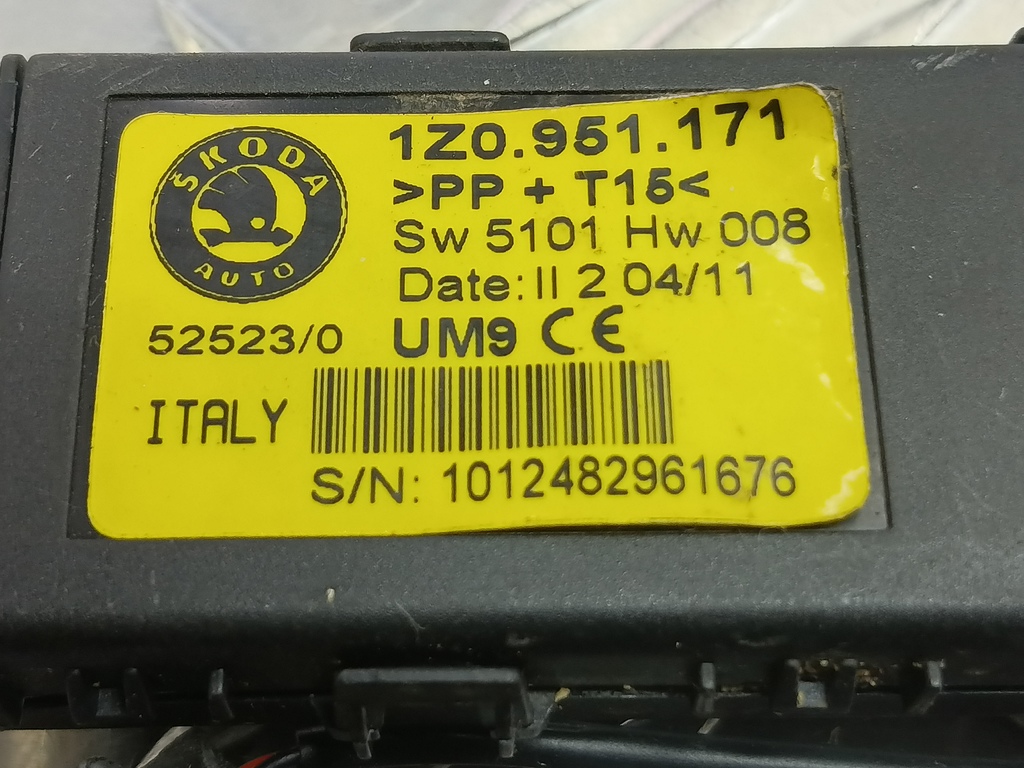 датчик объема SKODA OCTAVIA  1Z0951171, 520 рублей, Москва