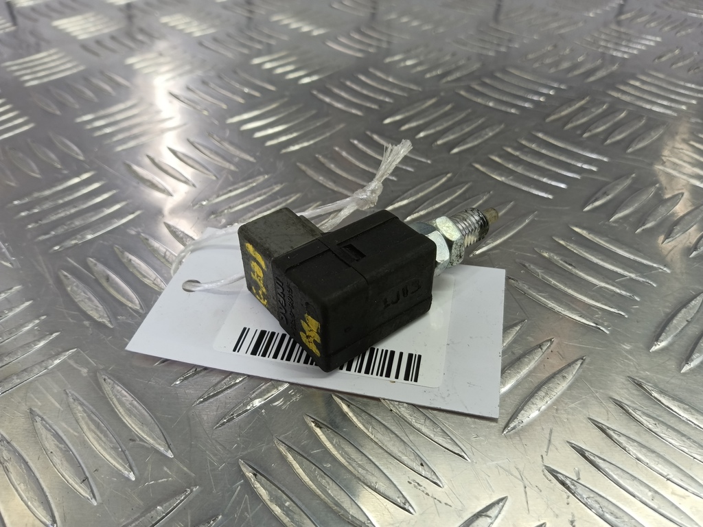 датчик включения стоп-сигнала Hyundai Grand Starex  938103K000, 630 рублей, Москва