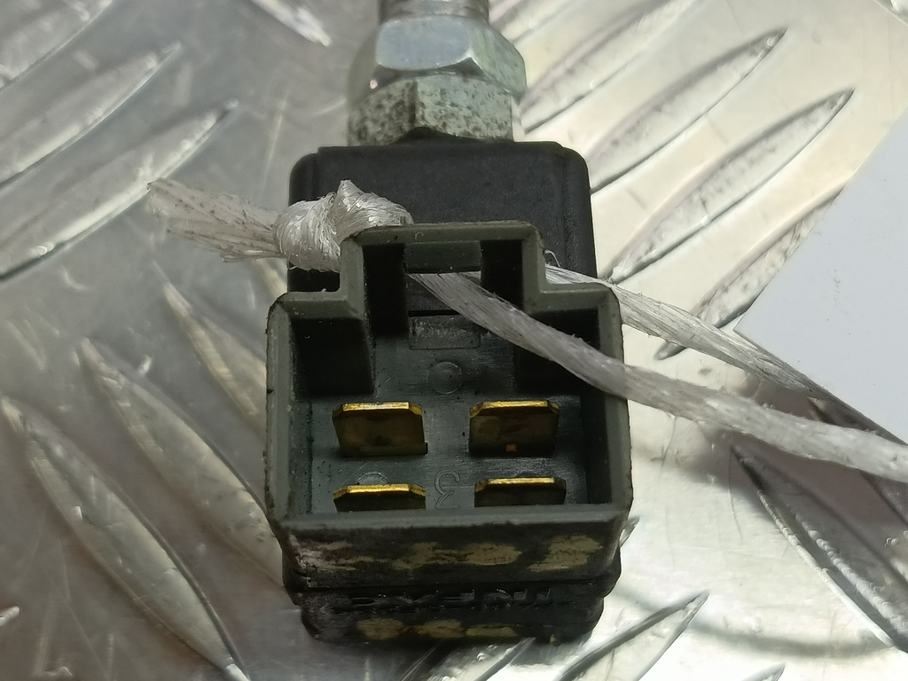 датчик включения стоп-сигнала Hyundai Grand Starex  938103K000, 630 рублей, Москва