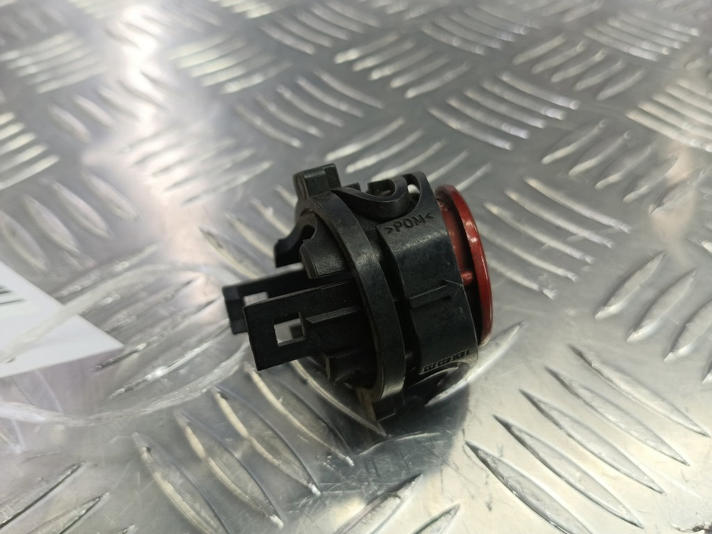 кронштейн датчика парковки FORD Fusion 1.6 AT (101 л.с.)Fusion  I рестайлинг (2005—2012) Хетчбэк 1504275, 1670 рублей, Москва