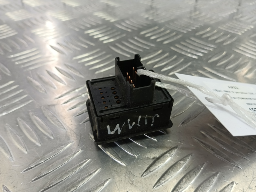кнопка регулировки зеркал SUZUKI JIMNY Jimny 37950-75F00, 630 рублей, Москва
