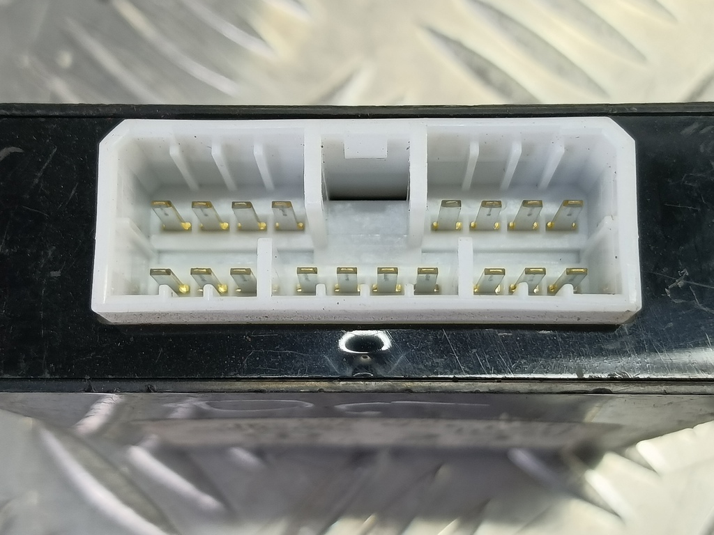 блок управления SUZUKI LIANA 1.6 MT (106 л.с.)Liana  I рестайлинг (2004—2008) Универсал 3719054G80, 1210 рублей, Москва