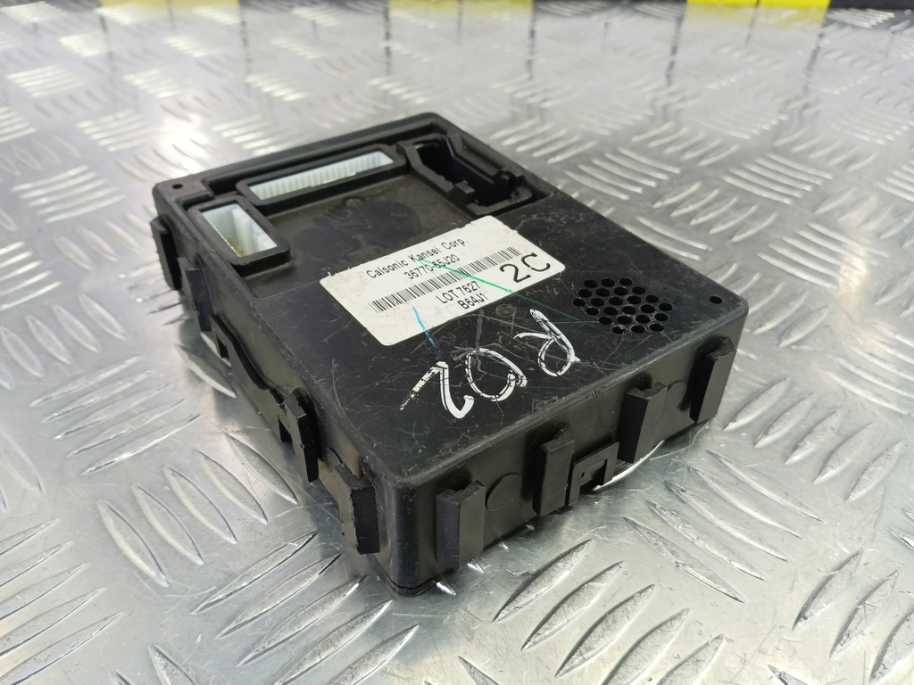 блок комфорта SUZUKI Grand Vitara 2.0 4WD MT (140 л.с.)Grand Vitara  II (2005—2008) Внедорожник 3677065J20, 750 рублей, Москва