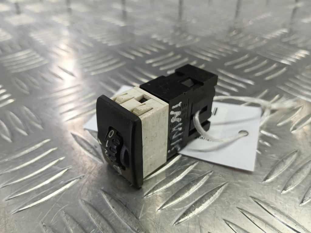 кнопка регулировки фар SUZUKI JIMNY  35180-64G00, 520 рублей, Москва