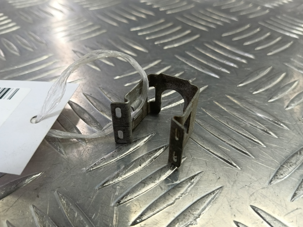 кронштейн форсунки топливной (зажим) FORD Focus  1429835, 520 рублей, Москва