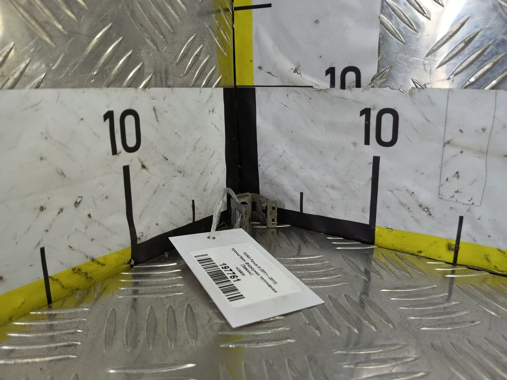 кронштейн форсунки топливной (зажим) FORD Focus  1429835, 520 рублей, Москва