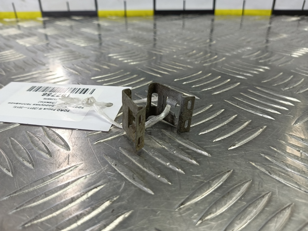 кронштейн форсунки топливной (зажим) FORD Focus  1429835, 520 рублей, Москва