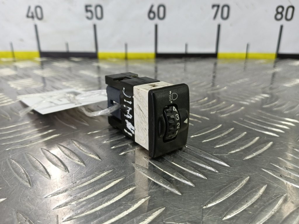 кнопка регулировки фар SUZUKI JIMNY  35180-64G00, 520 рублей, Москва