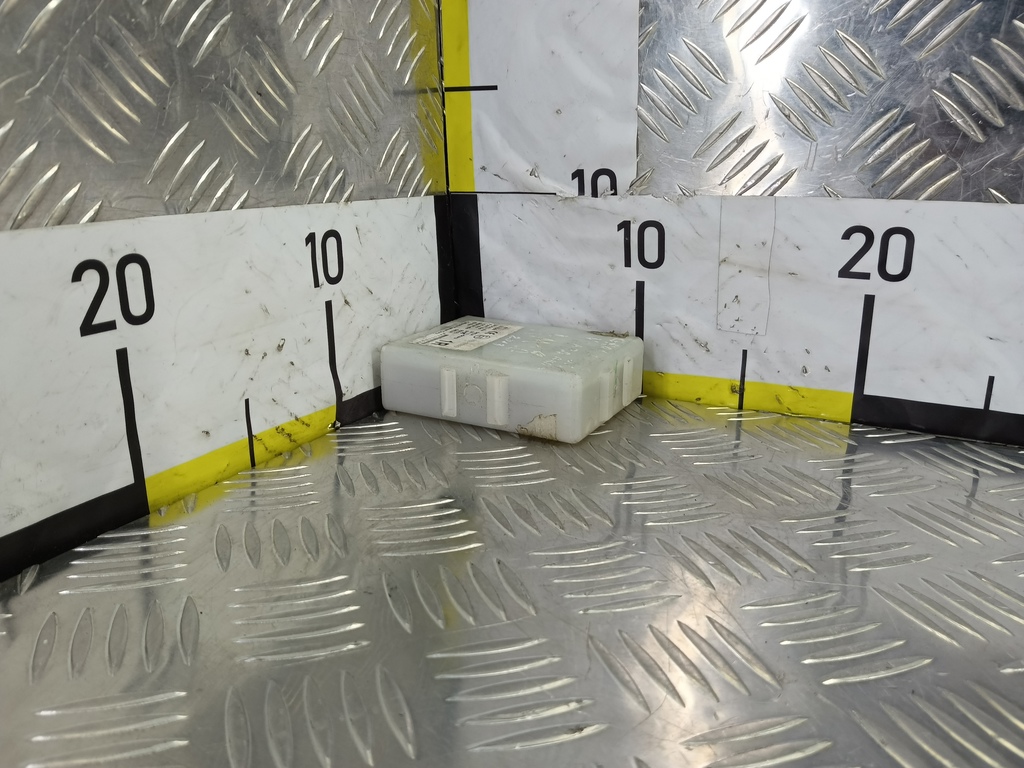 блок управления центральным замком SUZUKI Grand Vitara  37171-64JH2, 750 рублей, Москва