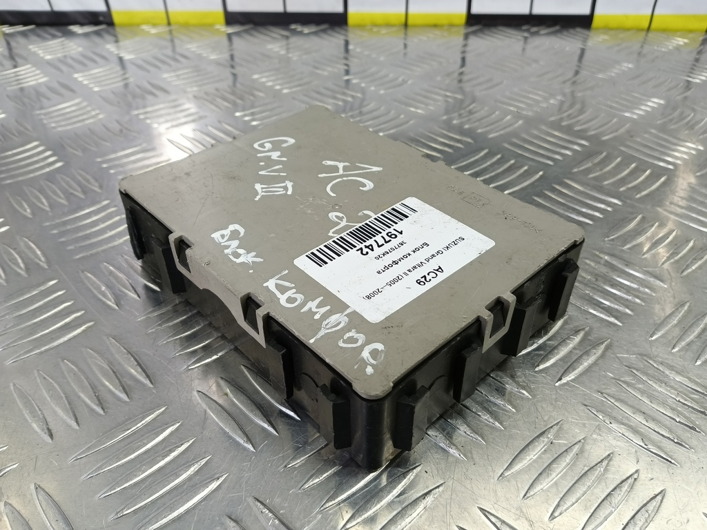 блок комфорта SUZUKI Grand Vitara 2.4 MT (169 л.с.)Grand Vitara  II рестайлинг (2008—2012) Внедорожник 36770-76K20, 1780 рублей, Москва