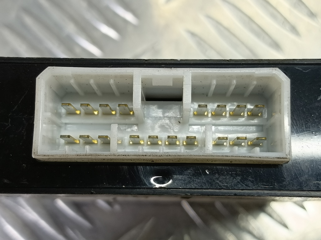 блок управления SUZUKI LIANA 1.6 MT (103 л.с.)Liana  I (2001—2006) Седан 3719054G80, 1210 рублей, Москва