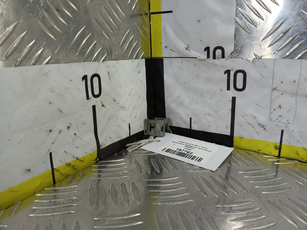 кронштейн форсунки топливной (зажим) FORD Focus  1429835, 520 рублей, Москва