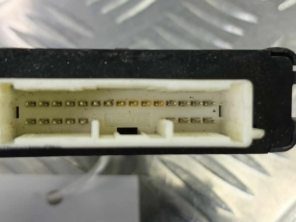 блок управления SUZUKI Grand Vitara 2.4 MT (166 л.с.)Grand Vitara  II рестайлинг (2008—2012) Внедорожник 38620-65J01, 630 рублей, Москва