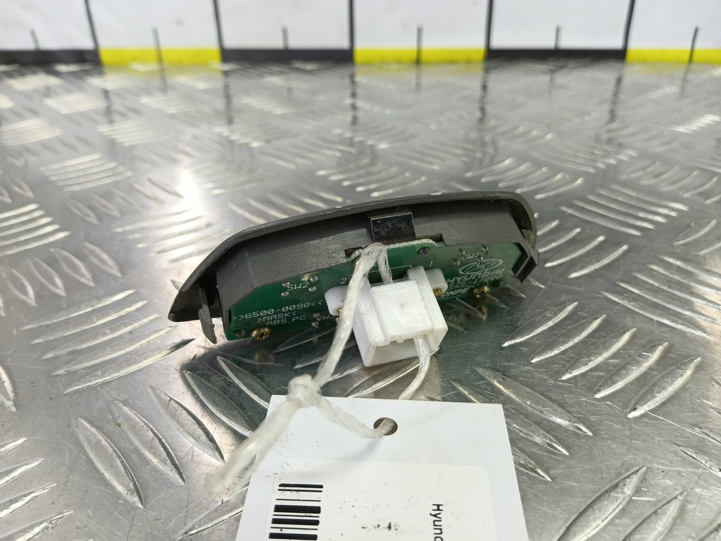 кнопка tip Hyundai MATRIX 1.6 MT (103 л.с.)Matrix  I рестайлинг (2005—2008) Минивэн 9452517000, 630 рублей, Москва