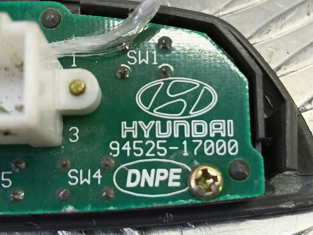 кнопка tip Hyundai MATRIX 1.6 MT (103 л.с.)Matrix  I рестайлинг (2005—2008) Минивэн 9452517000, 630 рублей, Москва