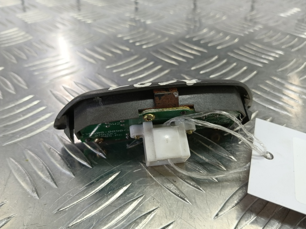 кнопка tip Hyundai MATRIX 1.6 MT (103 л.с.)Matrix  I рестайлинг (2005—2008) Минивэн 9452517000, 630 рублей, Москва