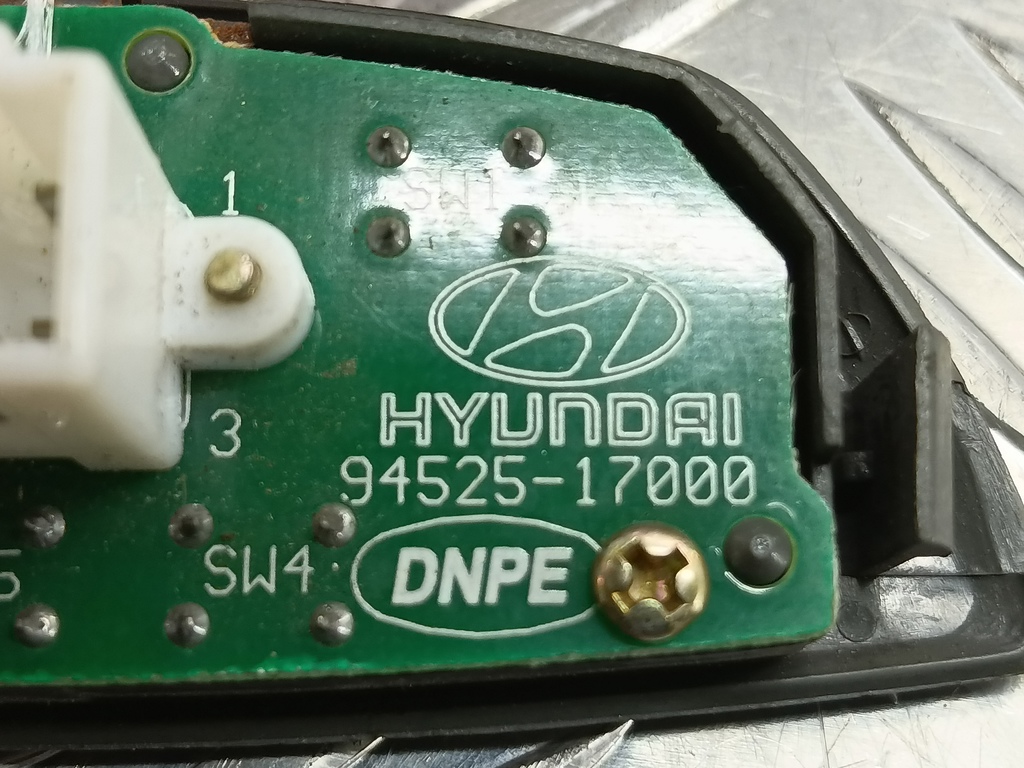 кнопка tip Hyundai MATRIX 1.6 MT (103 л.с.)Matrix  I рестайлинг (2005—2008) Минивэн 9452517000, 630 рублей, Москва