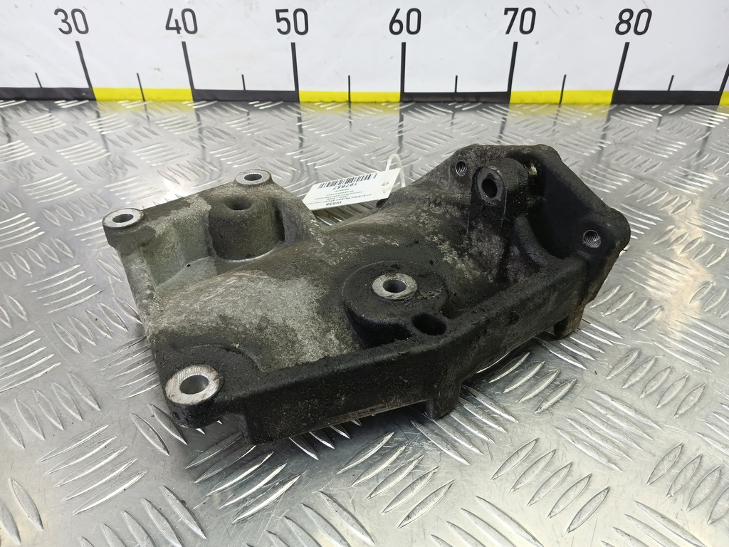 кронштейн компрессора кондиционера MITSUBISHI PAJERO SPORT  MR398754, 520 рублей, Москва