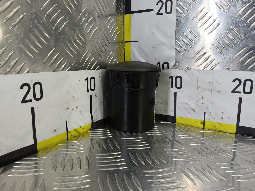 решетка воздуховода Fiat Doblo 1.4 MT (78 л.с.)Doblo  I рестайлинг (2005—2015) Фургон 735273079, 750 рублей, Москва