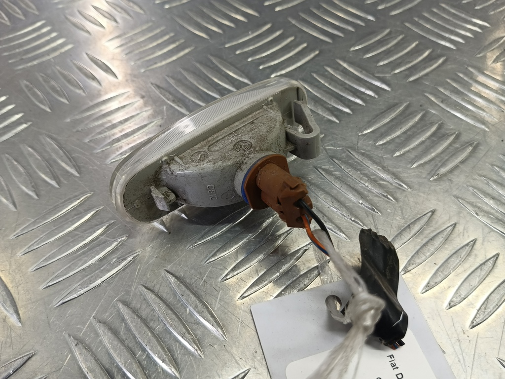 повторитель поворота Fiat Doblo 1.4 MT (78 л.с.)Doblo  I рестайлинг (2005—2015) Фургон 46758821, 630 рублей, Москва