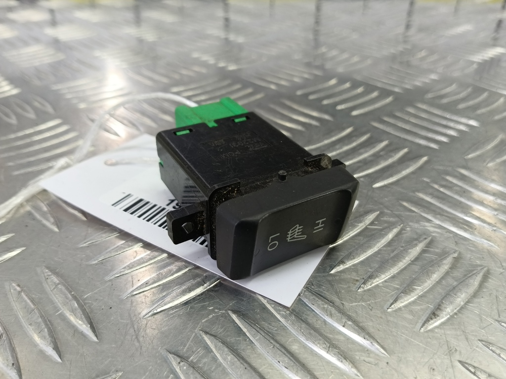 кнопка обогрева сидений HONDA Accord 2.0 AT (155 л.с.)Accord  VII (2002—2006) Седан 35600SEAE01, 520 рублей, Москва