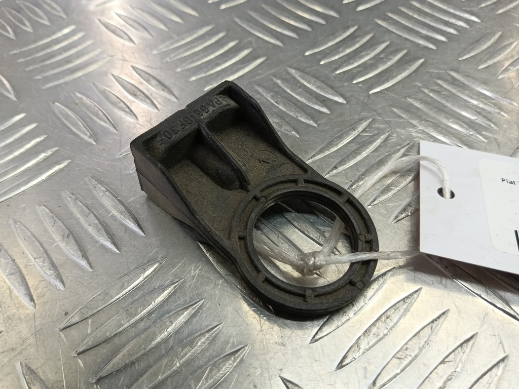 кронштейн радиатора Fiat Doblo 1.4 MT (78 л.с.)Doblo  I рестайлинг (2005—2015) Фургон 46430981, 980 рублей, Москва