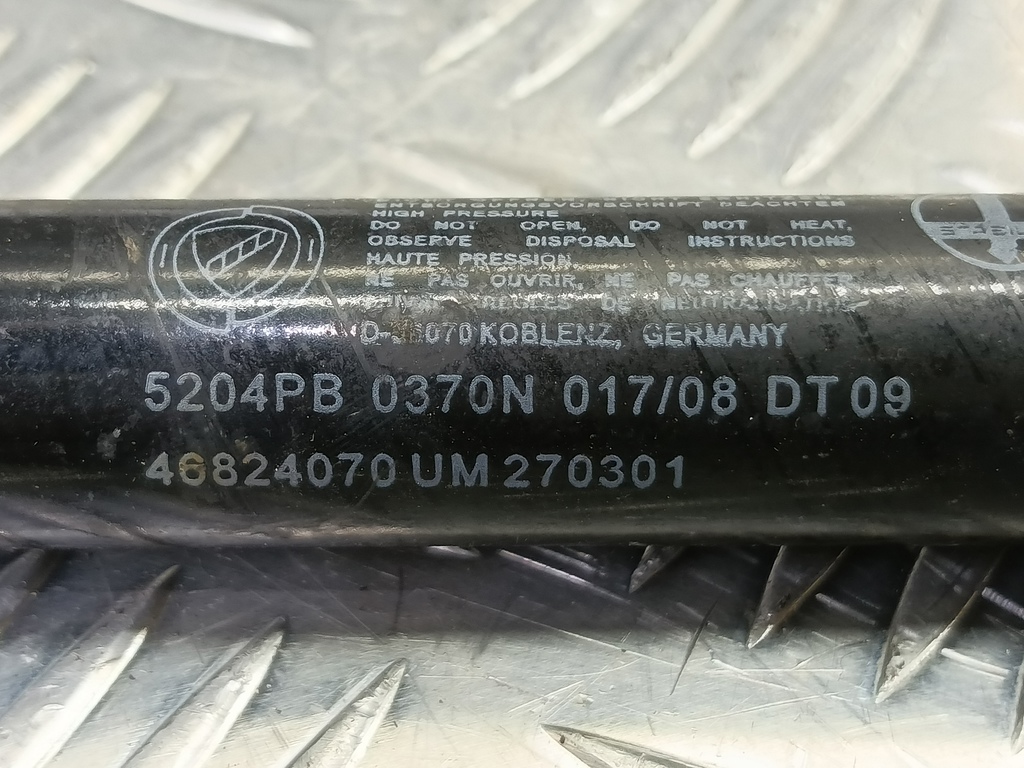 амортизатор крышки багажника Fiat Doblo 1.4 MT (78 л.с.)Doblo  I рестайлинг (2005—2015) Фургон 46824070, 860 рублей, Москва