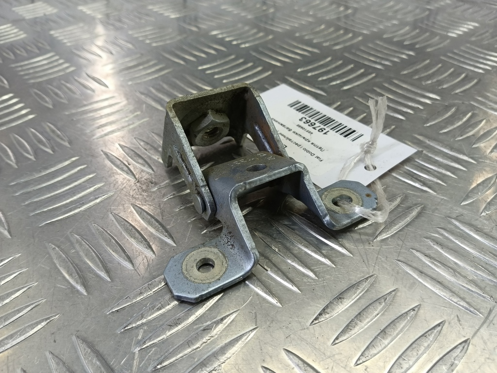 петля крышки багажника Fiat Doblo 1.4 MT (78 л.с.)Doblo  I рестайлинг (2005—2015) Фургон 46810688, 750 рублей, Москва