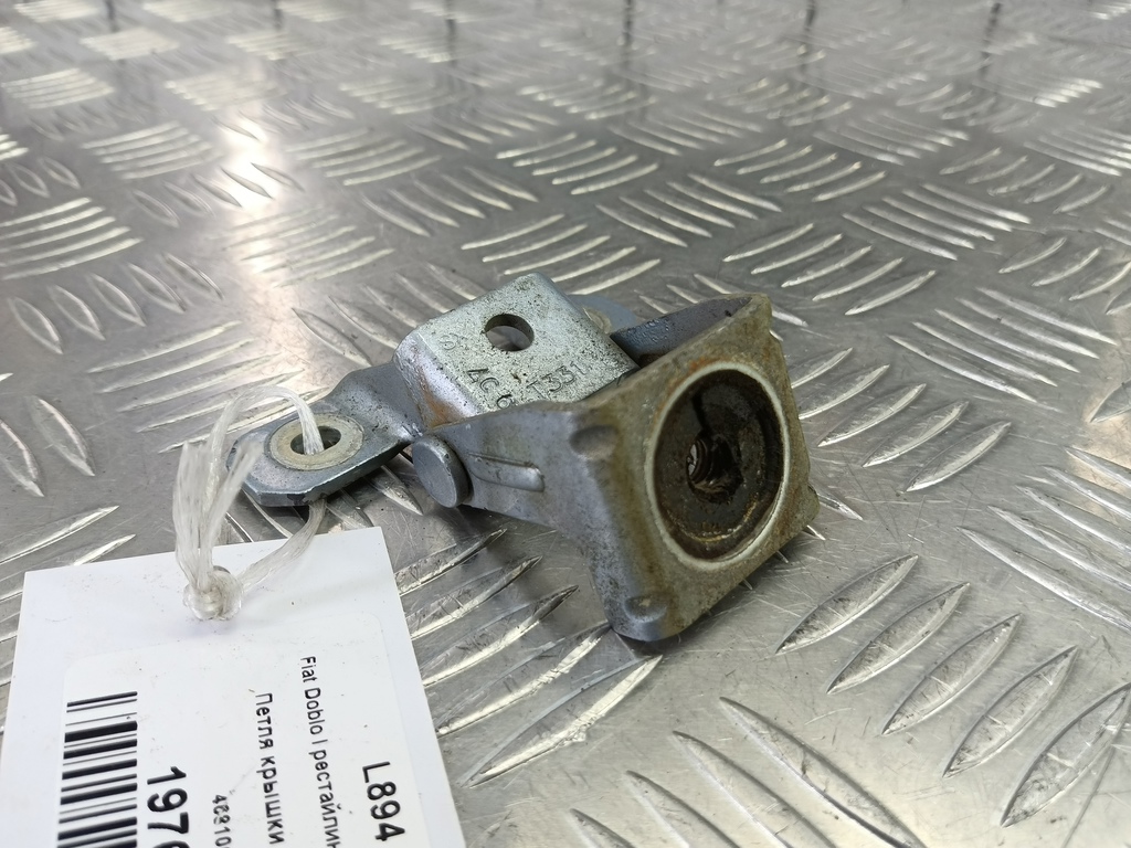 петля крышки багажника Fiat Doblo 1.4 MT (78 л.с.)Doblo  I рестайлинг (2005—2015) Фургон 46810688, 750 рублей, Москва