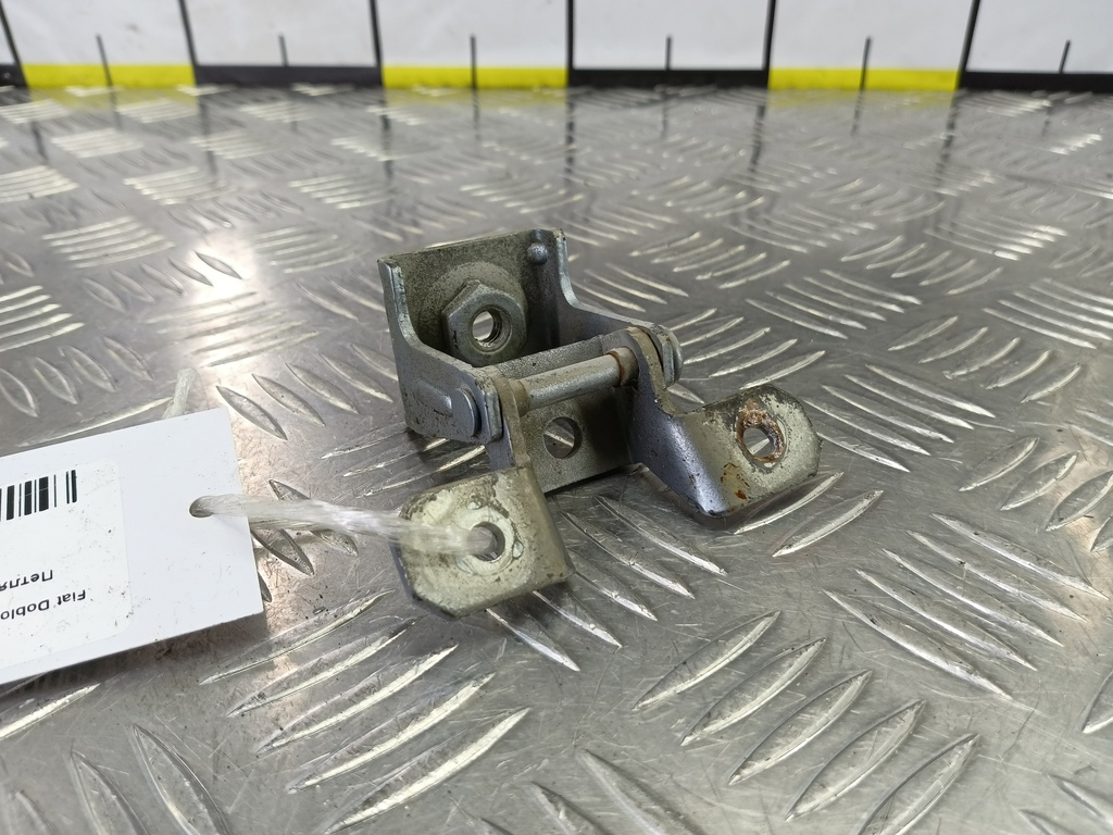 петля крышки багажника Fiat Doblo 1.4 MT (78 л.с.)Doblo  I рестайлинг (2005—2015) Фургон 46810689, 750 рублей, Москва