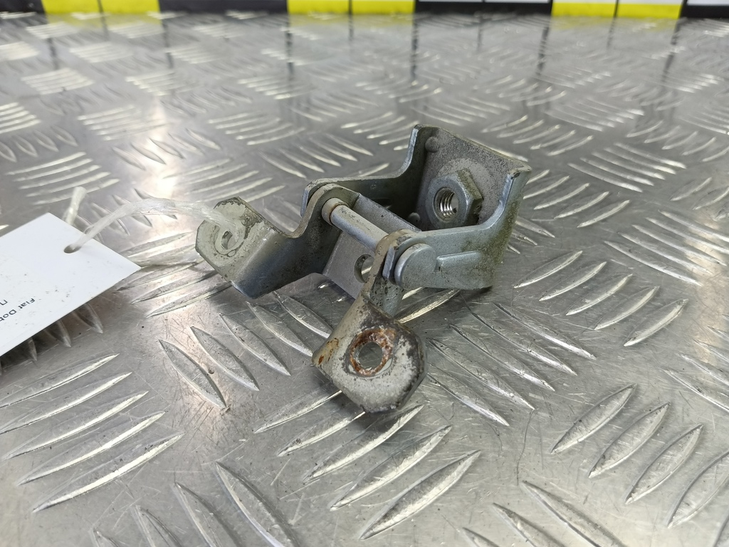 петля крышки багажника Fiat Doblo 1.4 MT (78 л.с.)Doblo  I рестайлинг (2005—2015) Фургон 46810689, 750 рублей, Москва