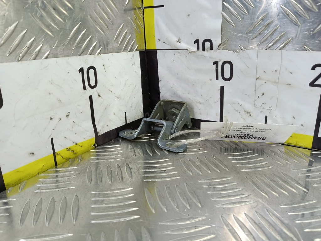 петля крышки багажника Fiat Doblo 1.4 MT (78 л.с.)Doblo  I рестайлинг (2005—2015) Фургон 46810689, 750 рублей, Москва