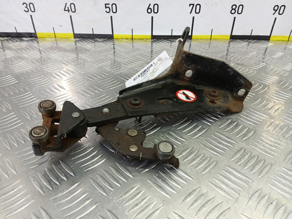 ролик двери сдвижной Fiat Doblo 1.4 MT (78 л.с.)Doblo  I рестайлинг (2005—2015) Фургон 51782468, 5000 рублей, Москва