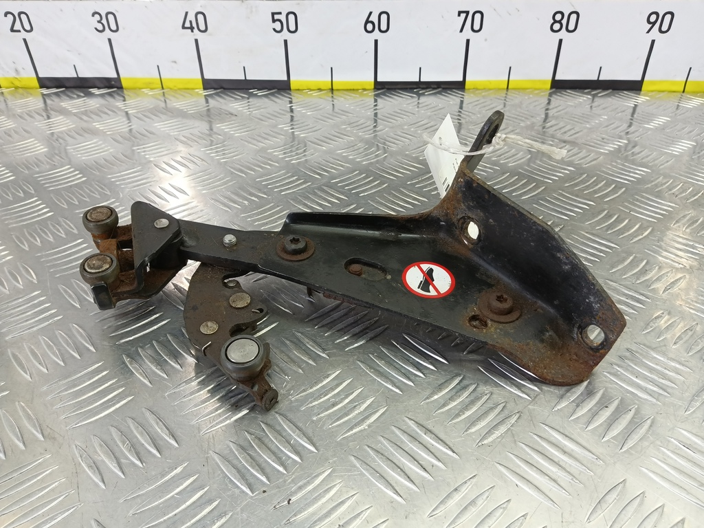 ролик двери сдвижной Fiat Doblo 1.4 MT (78 л.с.)Doblo  I рестайлинг (2005—2015) Фургон 51782468, 5000 рублей, Москва