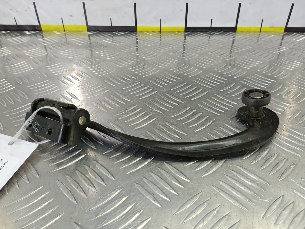 ролик двери сдвижной Fiat Doblo 1.4 MT (78 л.с.)Doblo  I рестайлинг (2005—2015) Фургон 51731618, 1210 рублей, Москва