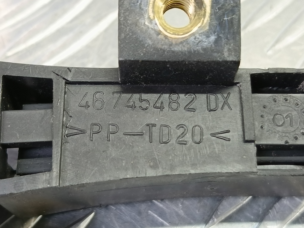 направляющая стекла двери Fiat Doblo 1.4 MT (78 л.с.)Doblo  I рестайлинг (2005—2015) Фургон 46810616, 980 рублей, Москва