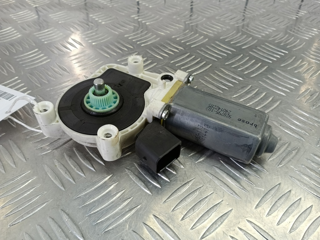 моторчик стеклоподъёмника MERCEDES-BENZ Vito  A0009069600, 4310 рублей, Москва